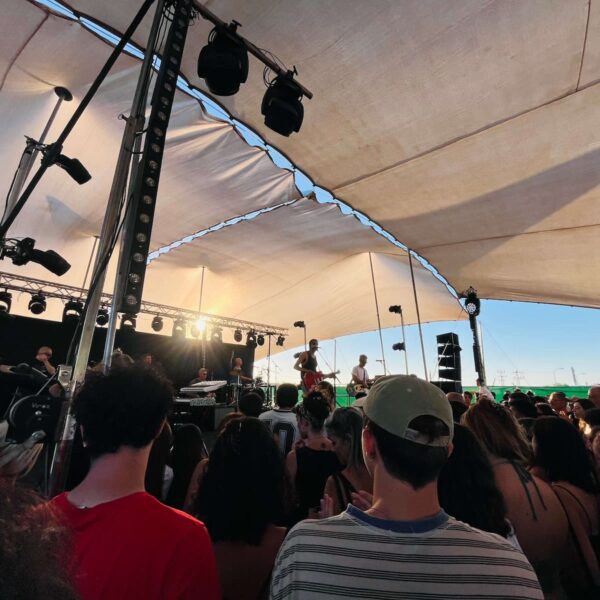 צילייה באירוע מוזיקה